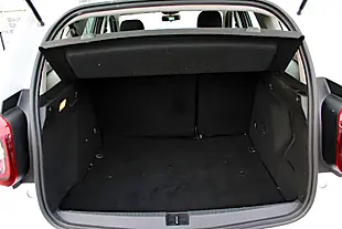 Used 2019 Dacia Duster Essential White - Interior and Exterior details 10