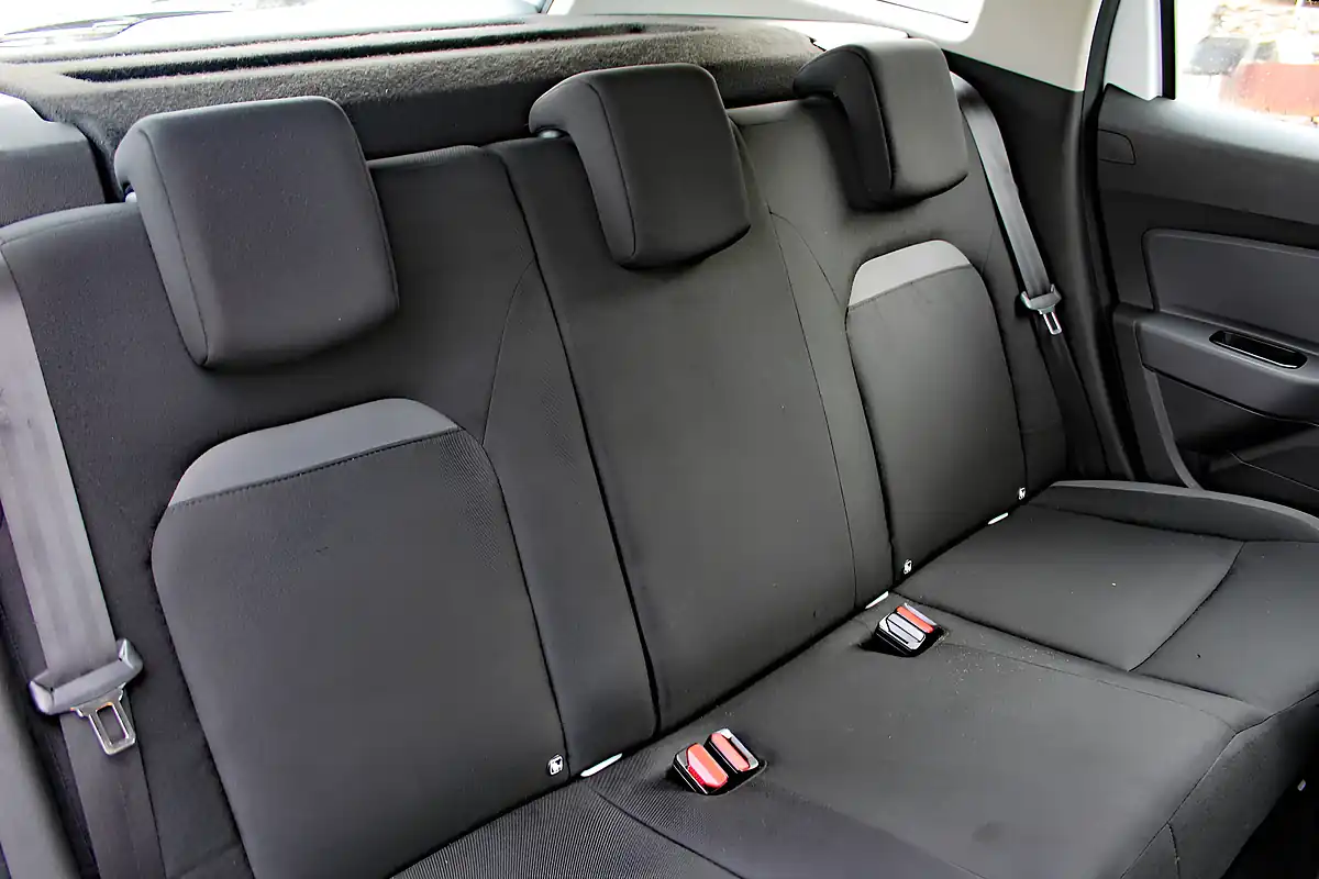 Used 2019 Dacia Duster Essential White - Interior and Exterior details 12