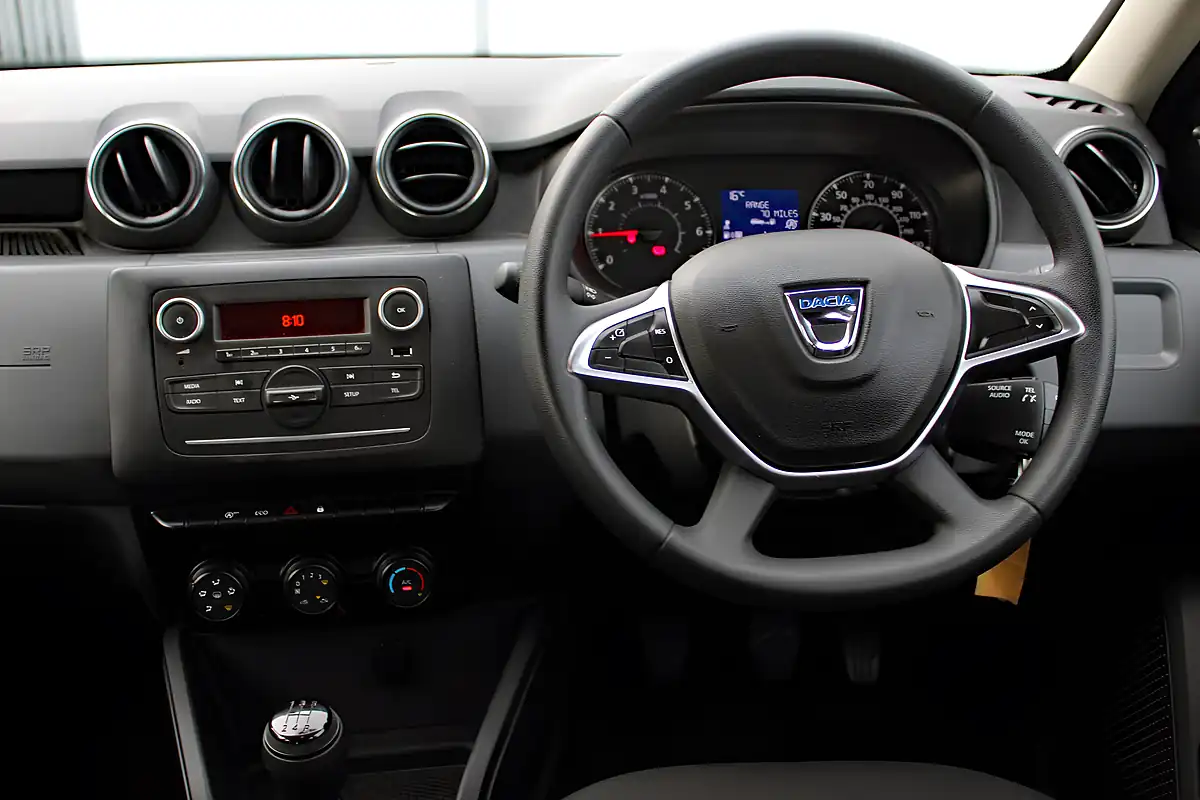 Used 2019 Dacia Duster Essential White - Interior and Exterior details 15