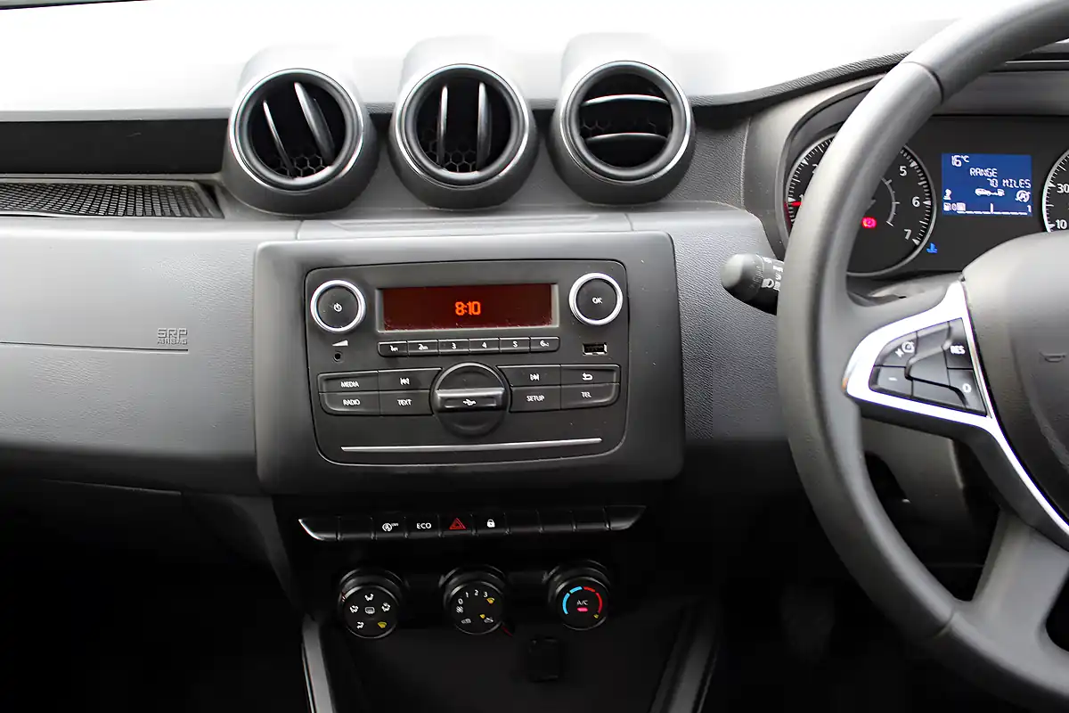 Used 2019 Dacia Duster Essential White - Interior and Exterior details 16