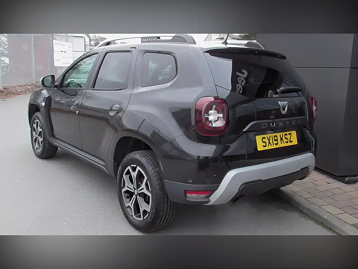 Used 2019 Dacia Duster Prestige Black - Interior and Exterior details 6
