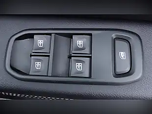 Used 2019 Dacia Duster Prestige Black - Interior and Exterior details 9