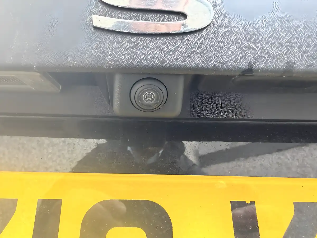 Used 2019 Dacia Duster Prestige Black - Interior and Exterior details 11