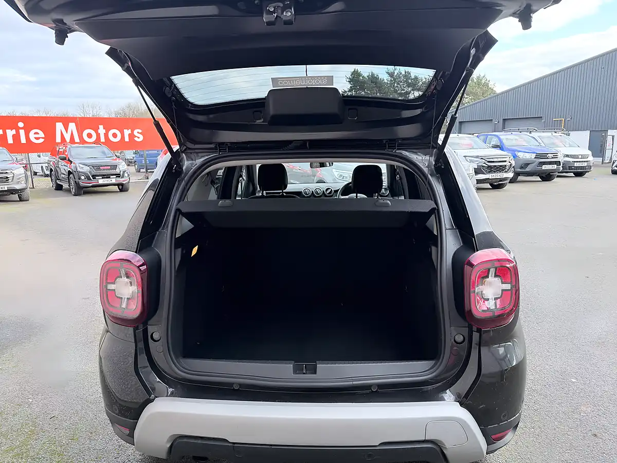 Used 2019 Dacia Duster Prestige Black - Interior and Exterior details 12
