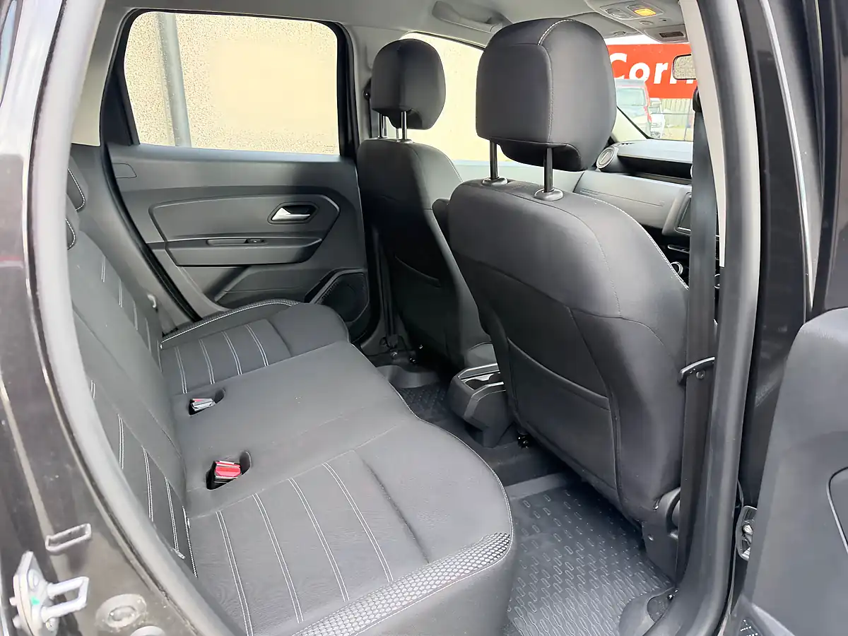 Used 2019 Dacia Duster Prestige Black - Interior and Exterior details 14