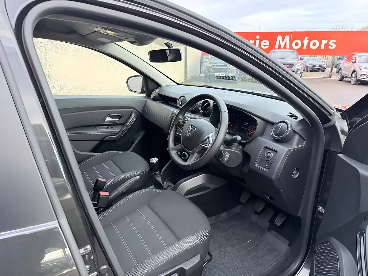 Used 2019 Dacia Duster Prestige Black - Interior and Exterior details 16