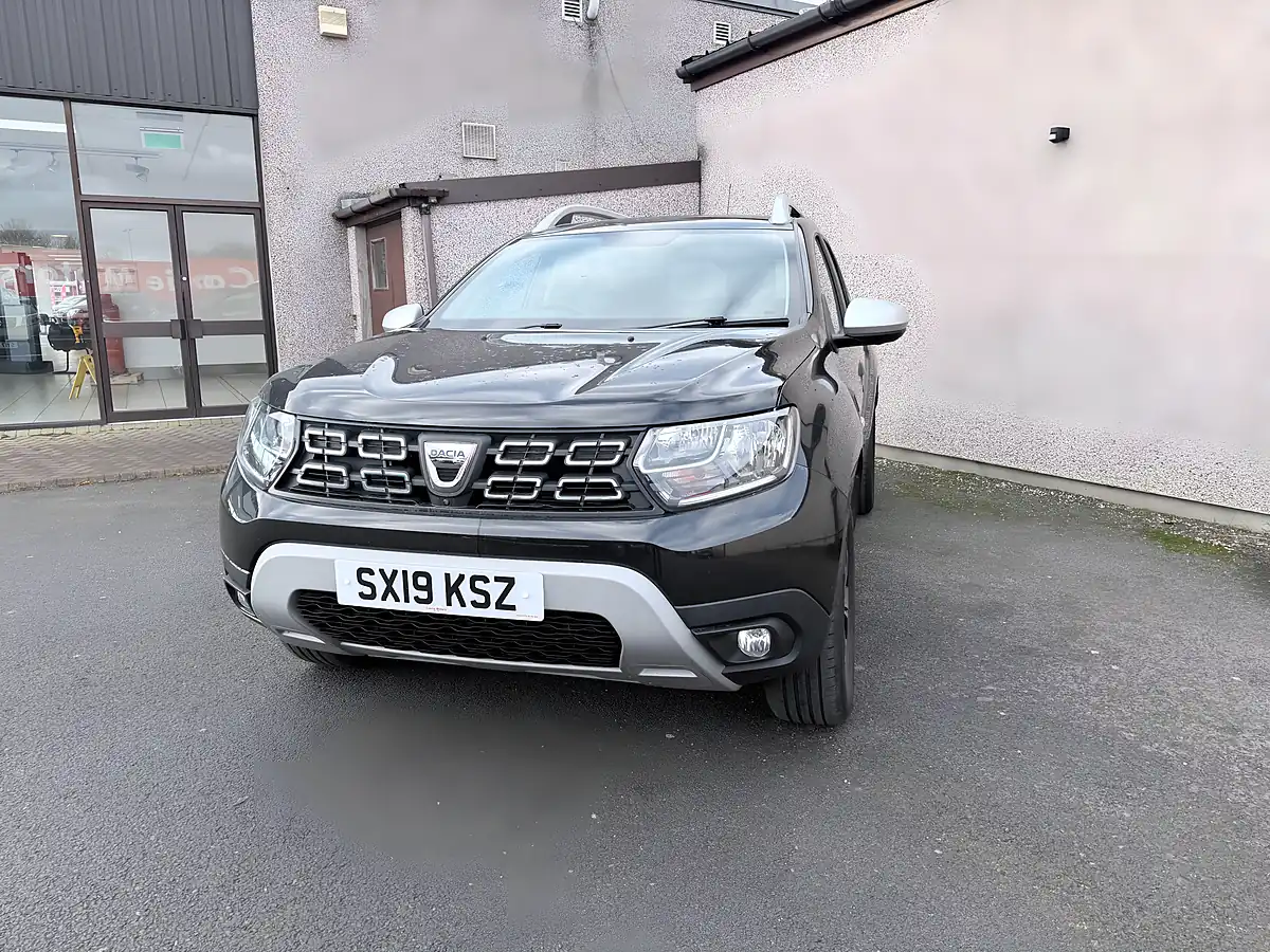 Used 2019 Dacia Duster Prestige Black - Interior and Exterior details 3