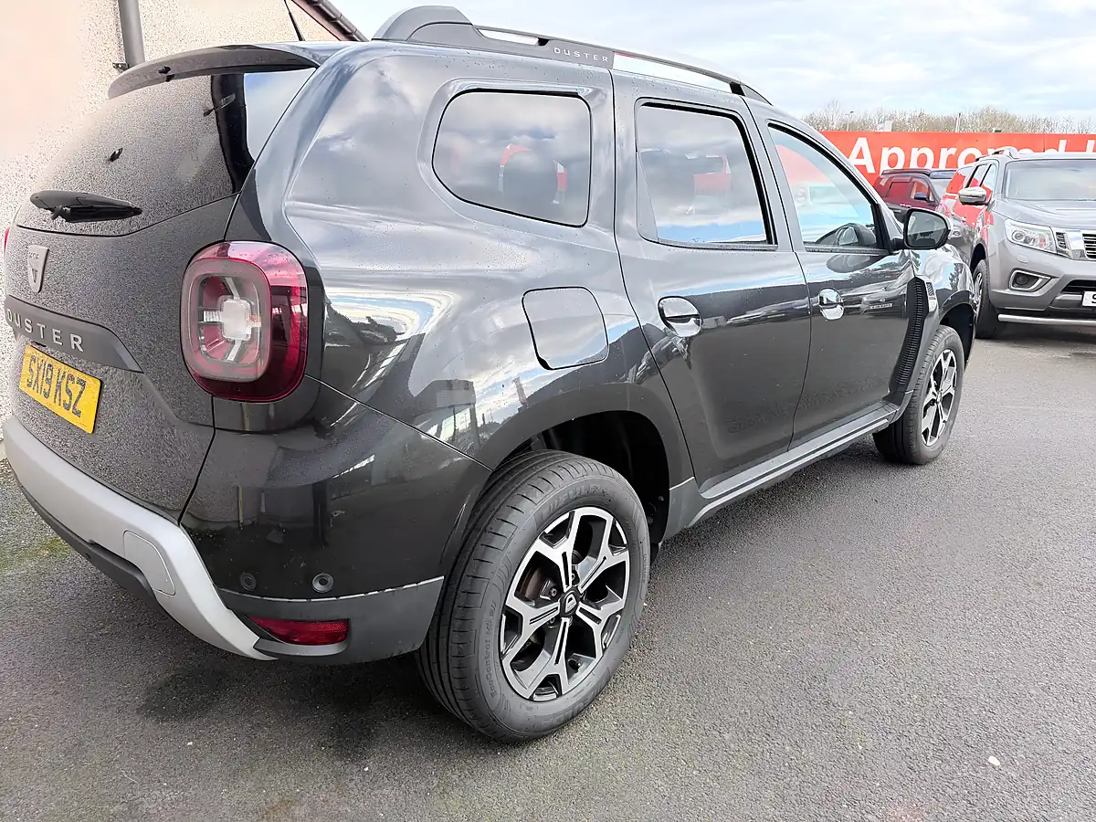 Used 2019 Dacia Duster Prestige Black - Interior and Exterior details 7