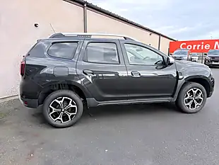 Used 2019 Dacia Duster Prestige Black - Interior and Exterior details 8