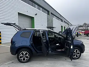 Used 2019 Dacia Duster Prestige Blue - Interior and Exterior details 11