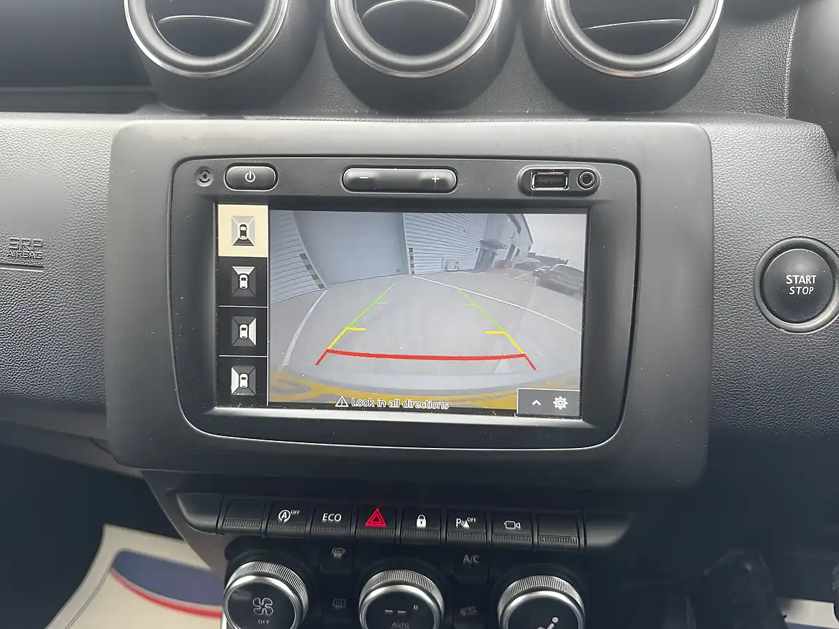 Used 2019 Dacia Duster Prestige Blue - Interior and Exterior details 12