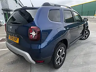 Used 2019 Dacia Duster Prestige Blue - Interior and Exterior details 5