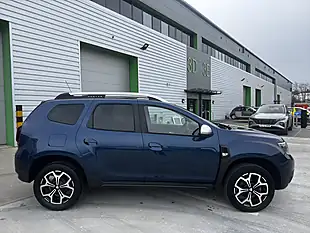 Used 2019 Dacia Duster Prestige Blue - Interior and Exterior details 6