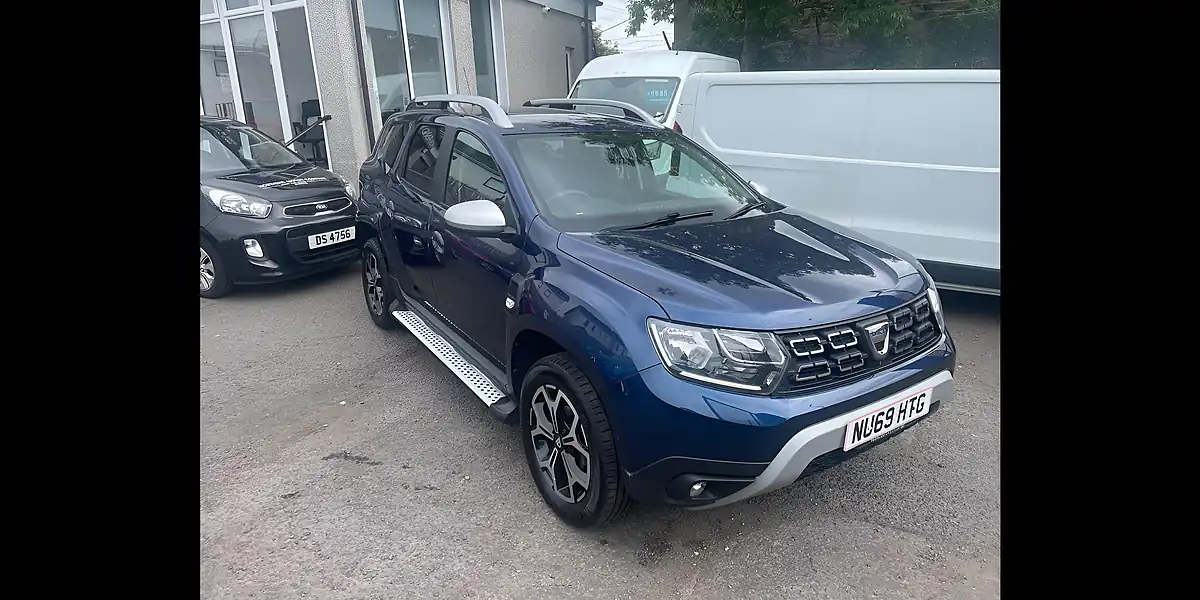 Used 2019 Dacia Duster Prestige Blue - Front View