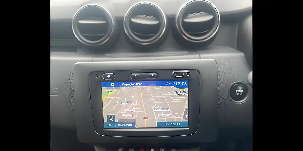 Used 2019 Dacia Duster Prestige Blue - Interior and Exterior details 14