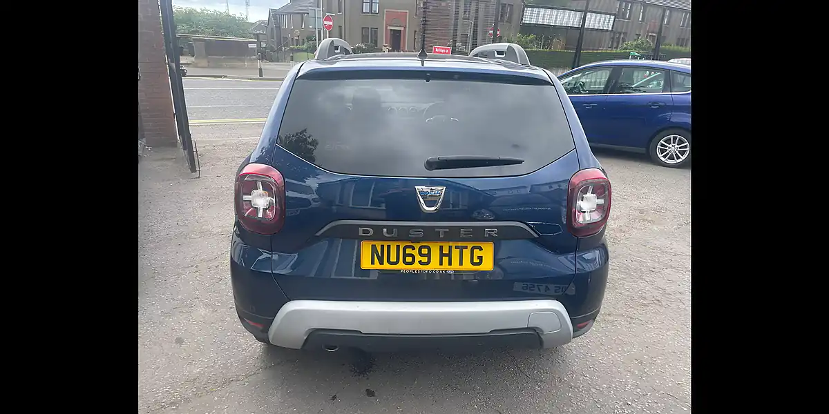 Used 2019 Dacia Duster Prestige Blue - Interior and Exterior details 5