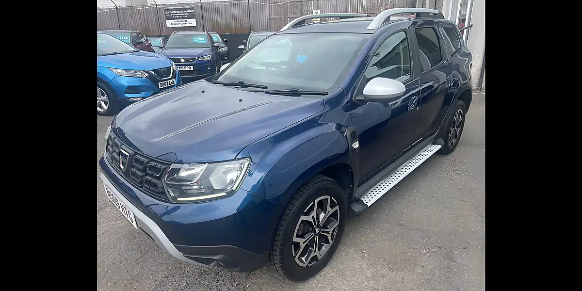 Used 2019 Dacia Duster Prestige Blue - Interior and Exterior details 8