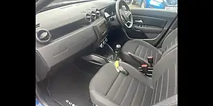 Used 2019 Dacia Duster Prestige Blue - Interior and Exterior details 9