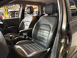 Used 2019 Dacia Duster Prestige Brown - Interior and Exterior details 11