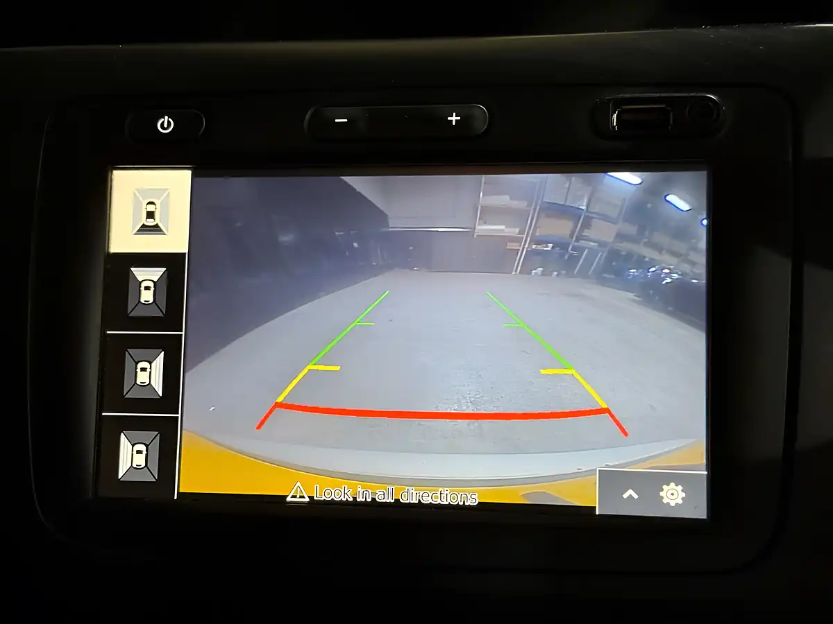 Used 2019 Dacia Duster Prestige Brown - Interior and Exterior details 15