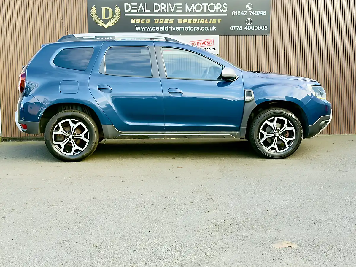 Used 2019 Dacia Duster Prestige Cosmos Blue - Interior and Exterior details 8