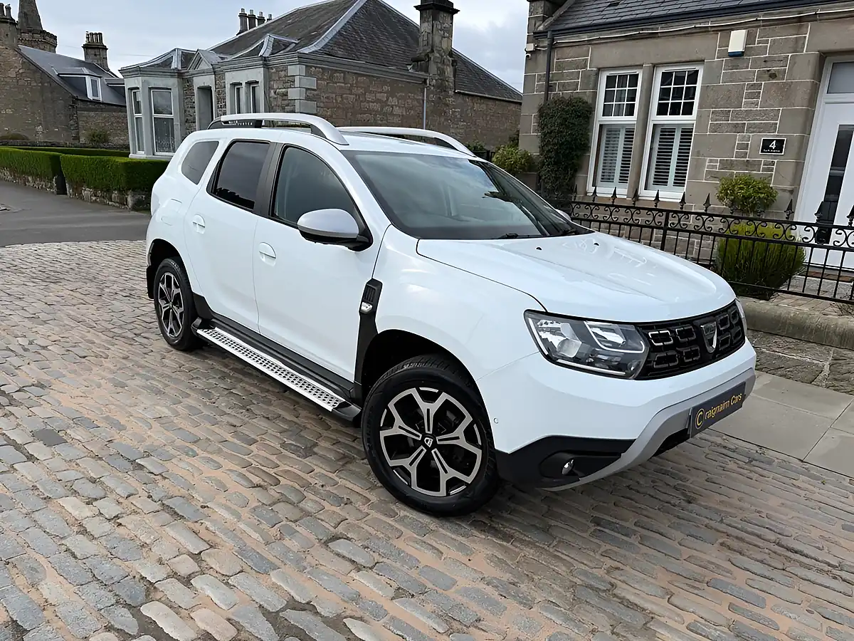 Used 2019 Dacia Duster Prestige Glacier White - Front View