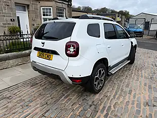 Used 2019 Dacia Duster Prestige Glacier White - Interior and Exterior details 14