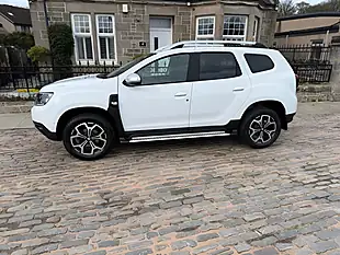 Used 2019 Dacia Duster Prestige Glacier White - Interior and Exterior details 4