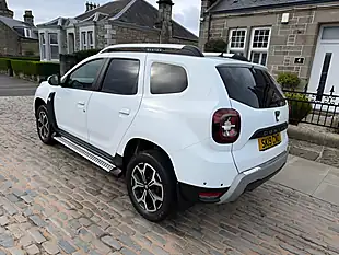 Used 2019 Dacia Duster Prestige Glacier White - Interior and Exterior details 6
