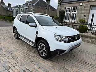 Used 2019 Dacia Duster Prestige Glacier White - Interior and Exterior details 7