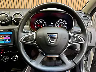 Used 2019 Dacia Duster Prestige Glacier White - Interior and Exterior details 12