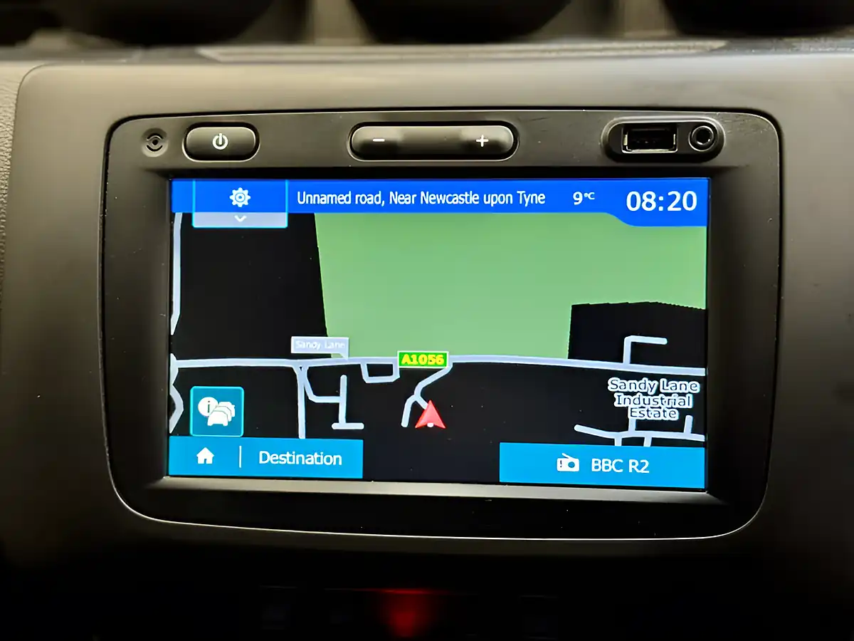 Used 2019 Dacia Duster Prestige Glacier White - Interior and Exterior details 14