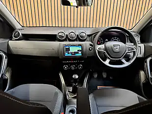 Used 2019 Dacia Duster Prestige Glacier White - Interior and Exterior details 15