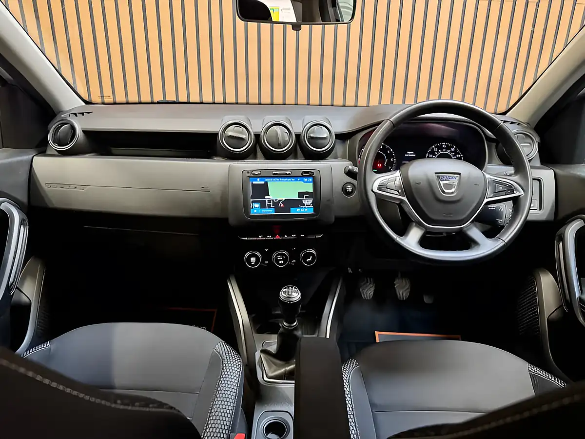 Used 2019 Dacia Duster Prestige Glacier White - Interior and Exterior details 15