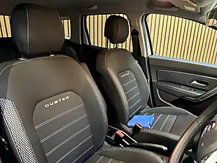 Used 2019 Dacia Duster Prestige Glacier White - Interior and Exterior details 18