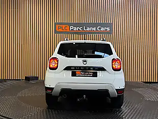 Used 2019 Dacia Duster Prestige Glacier White - Interior and Exterior details 4