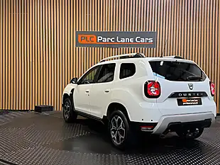 Used 2019 Dacia Duster Prestige Glacier White - Interior and Exterior details 5