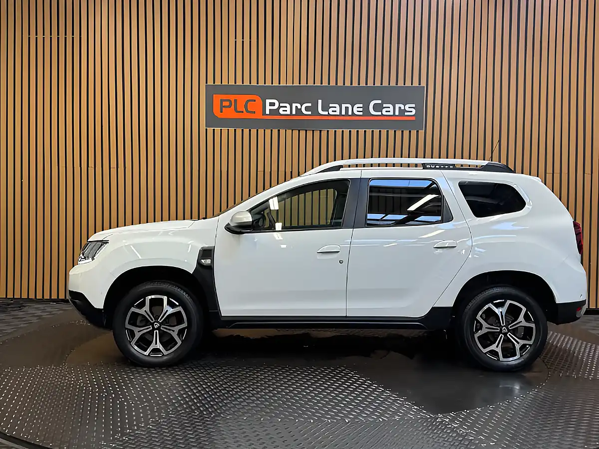 Used 2019 Dacia Duster Prestige Glacier White - Interior and Exterior details 6