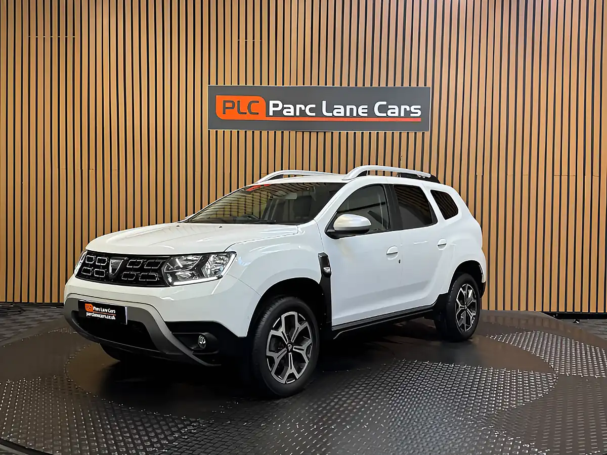 Used 2019 Dacia Duster Prestige Glacier White - Interior and Exterior details 7