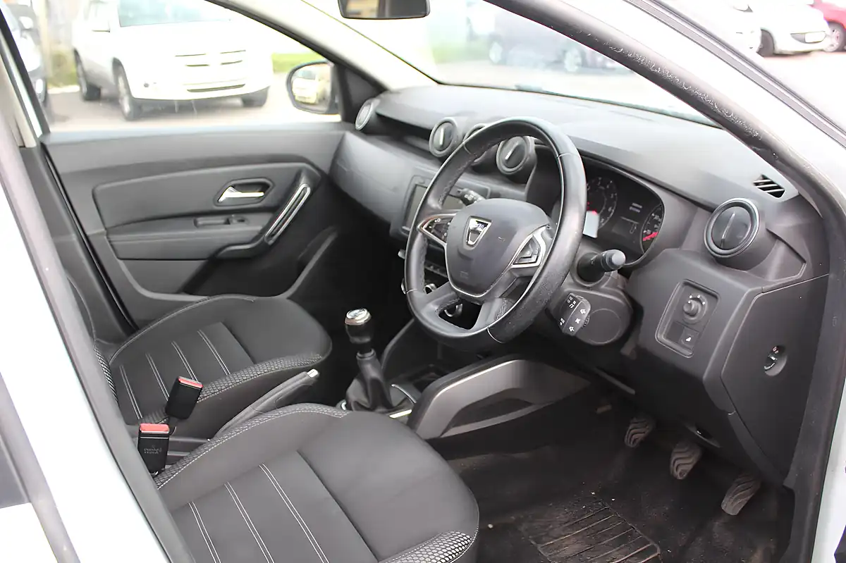 Used 2019 Dacia Duster Prestige White - Interior and Exterior details 2