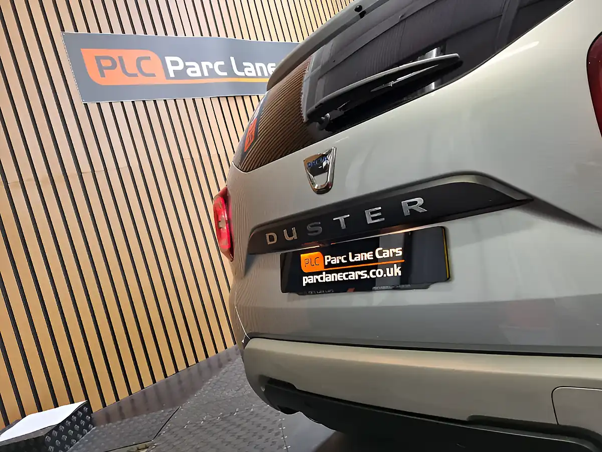 Used 2019 Dacia Duster Techroad Highland Grey - Interior and Exterior details 17