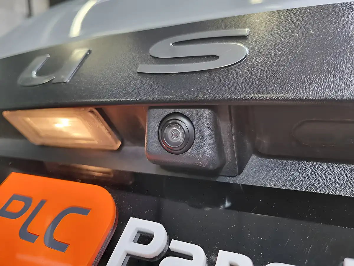 Used 2019 Dacia Duster Techroad Highland Grey - Interior and Exterior details 19