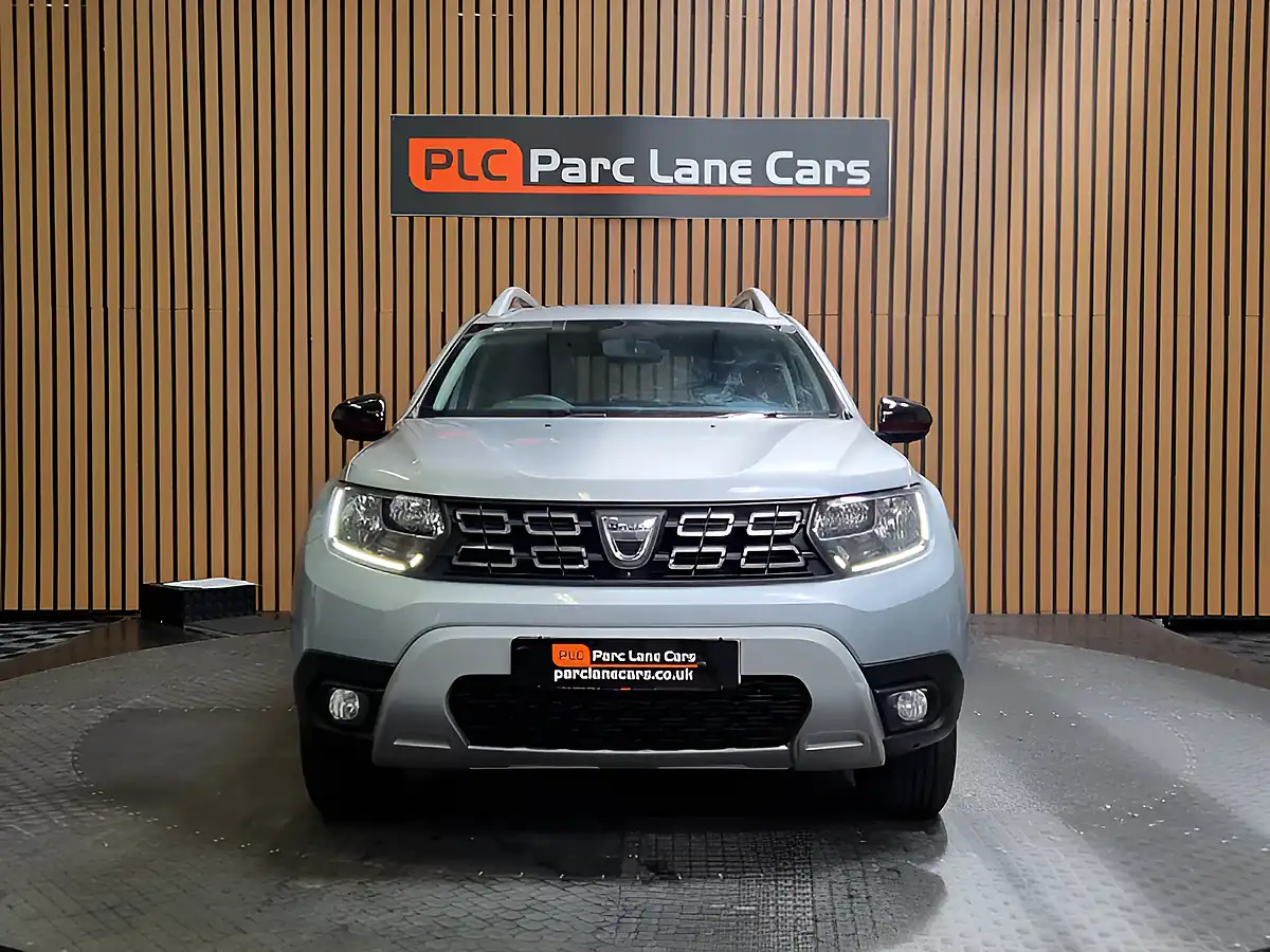 Used 2019 Dacia Duster Techroad Highland Grey - Interior and Exterior details 5