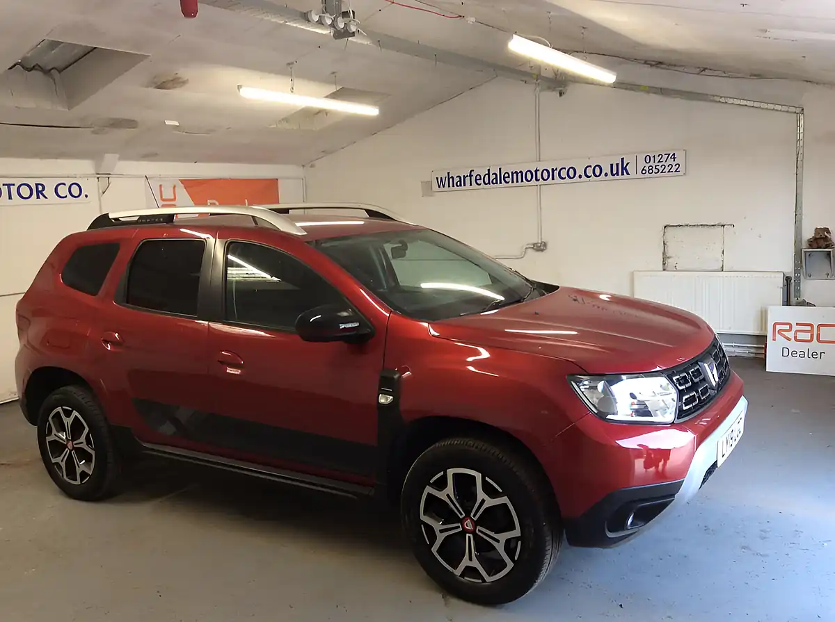 Used 2019 Dacia Duster Techroad Red - Front View