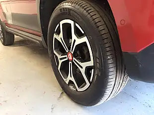 Used 2019 Dacia Duster Techroad Red - Interior and Exterior details 12
