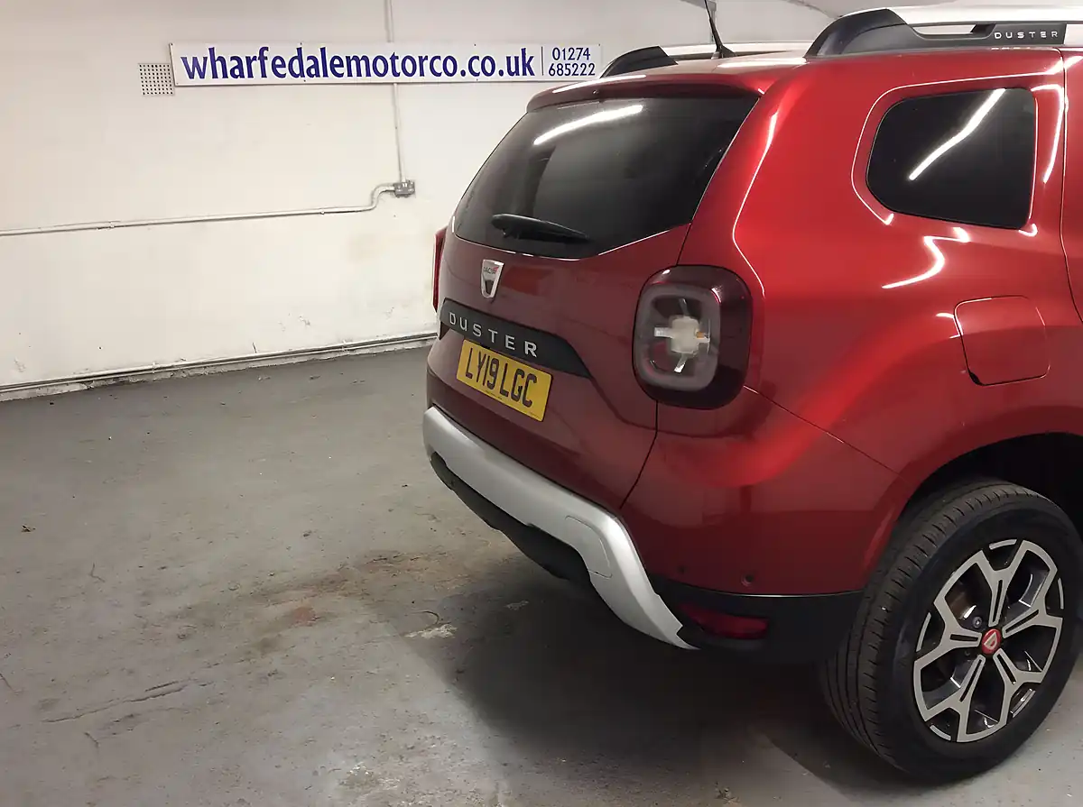 Used 2019 Dacia Duster Techroad Red - Interior and Exterior details 15