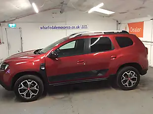 Used 2019 Dacia Duster Techroad Red - Interior and Exterior details 3
