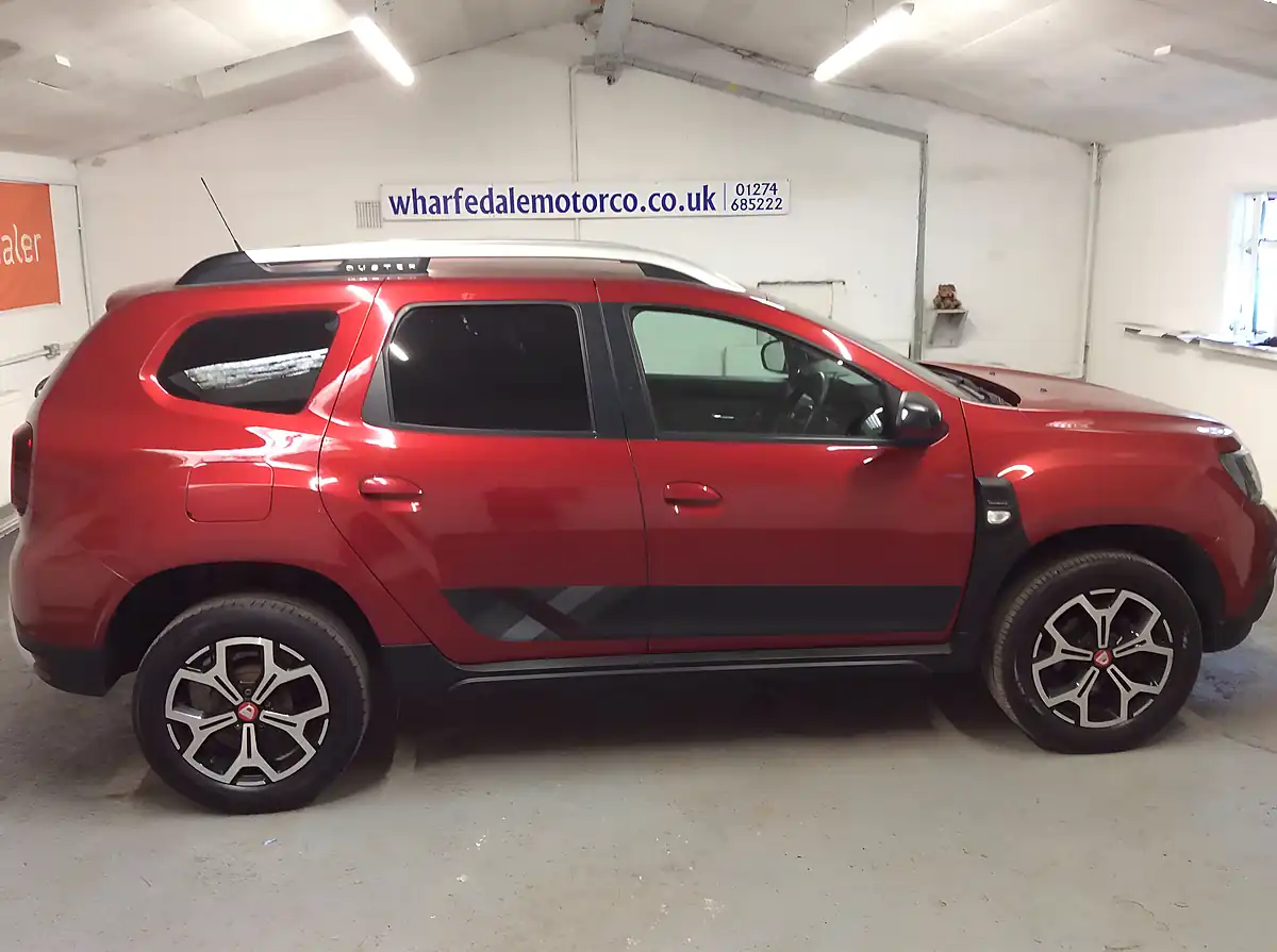 Used 2019 Dacia Duster Techroad Red - Interior and Exterior details 5