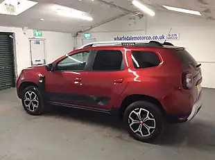 Used 2019 Dacia Duster Techroad Red - Interior and Exterior details 7