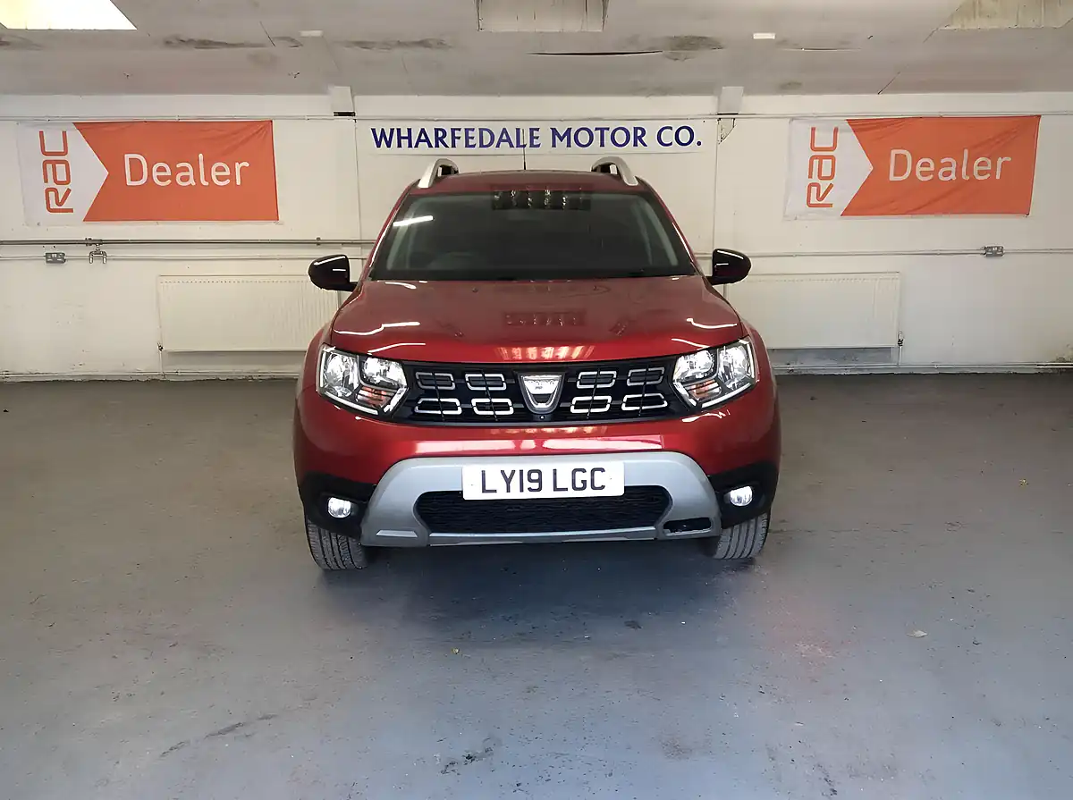 Used 2019 Dacia Duster Techroad Red - Interior and Exterior details 8